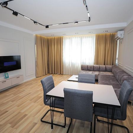 Miku Apartment -Outstanding Apartment At Taiwan Tirana Esterno foto